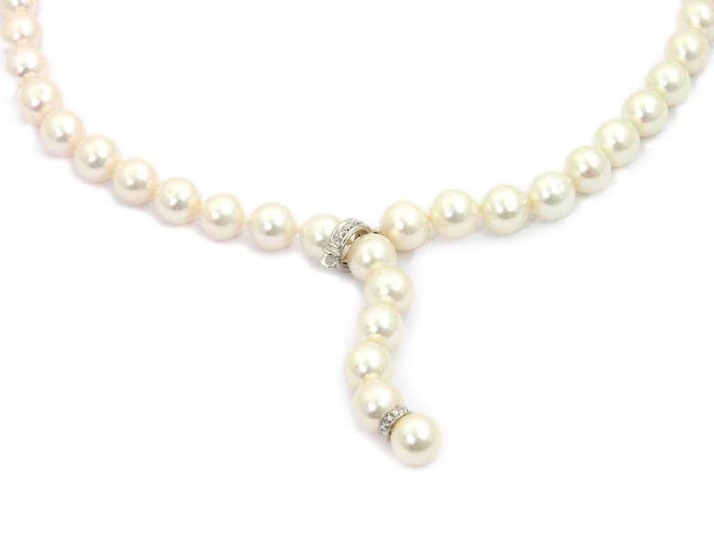 עניבה משובצת