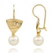 משולש משובץ ביהלום