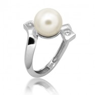 טבעת זהב ופנינה בעיצוב חדשני