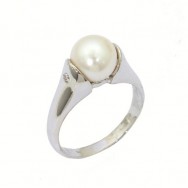 טבעת פנינה קלאסית מודרנית.